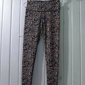 Vs sport knockout leopard leggings-small like new